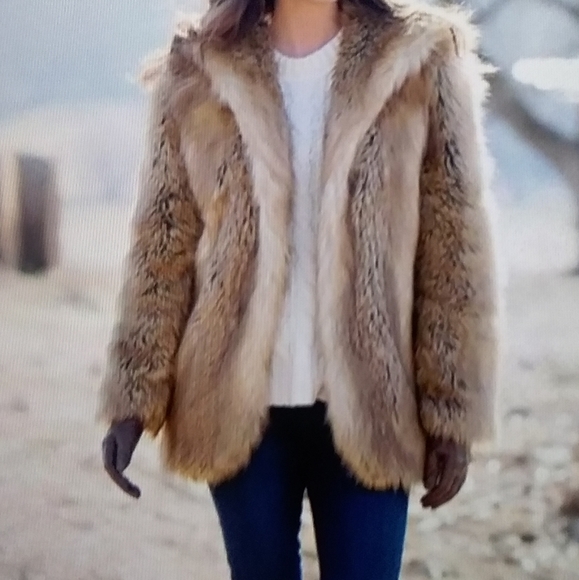 Jackets & Blazers - $Donna Salyers faux fur coat $nwot$